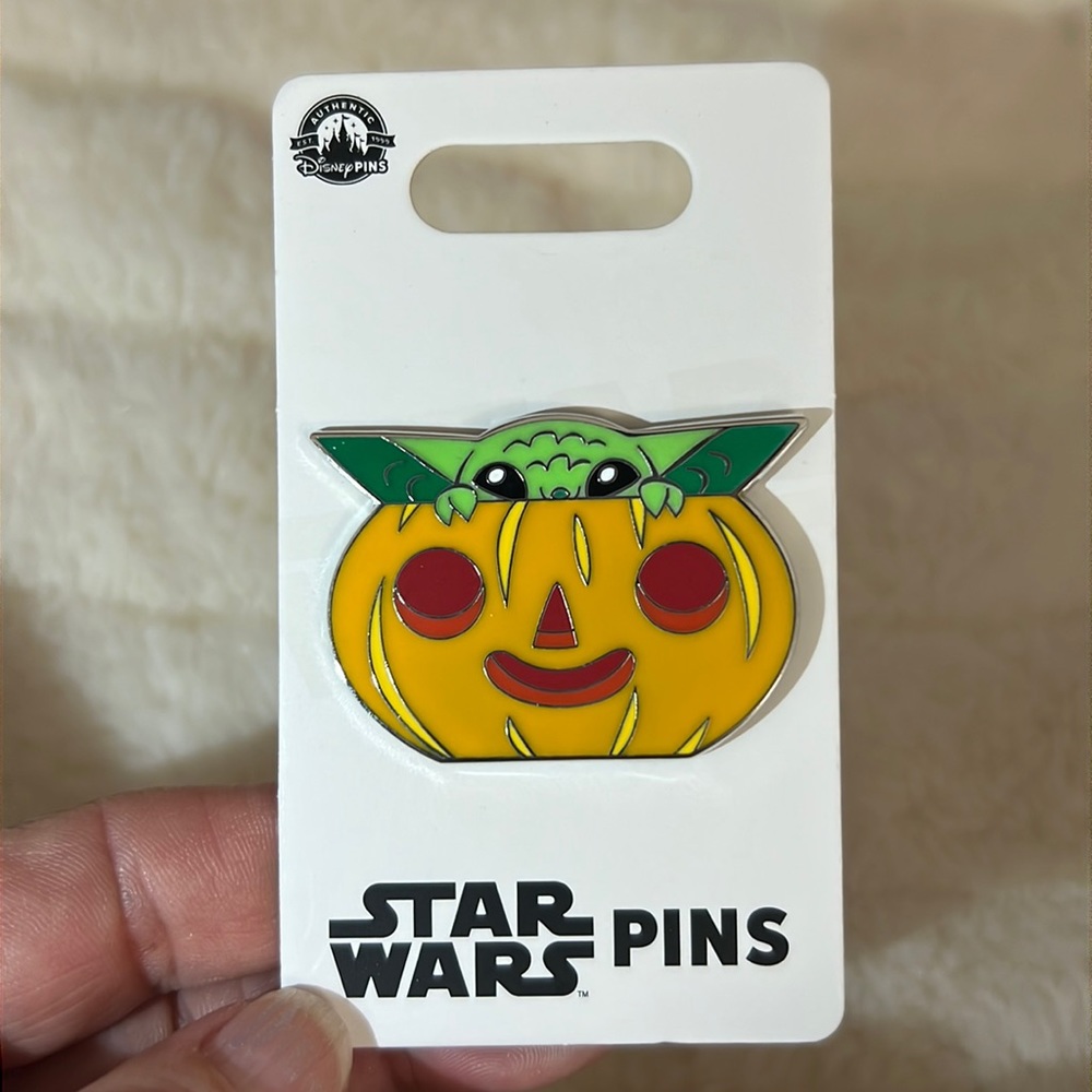 DISNEY 🎃 Enamel Trading Collectible Pin, Halloween Grogu, Baby Yoda, Pumpkin